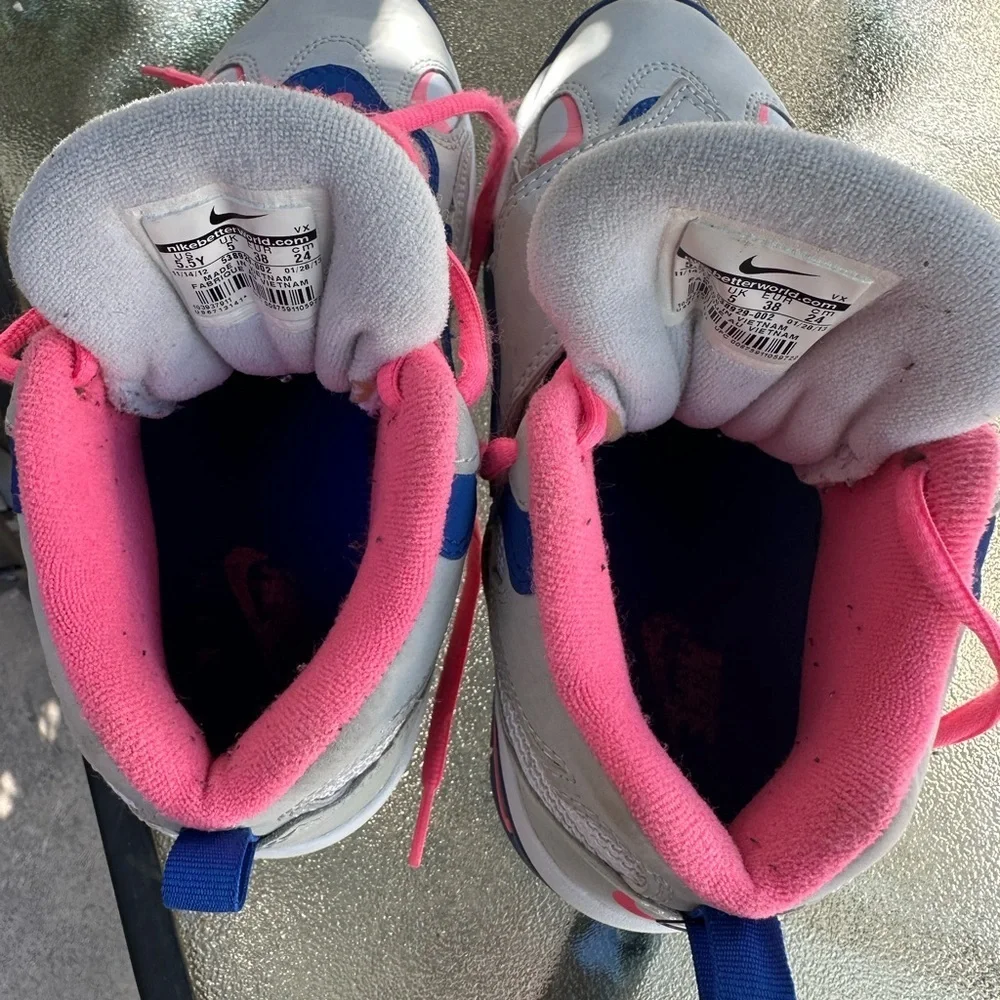 Nike Air‎ Speed Turf GS Kids Sneakers - Gray, Pink, and Blue Size 5.5